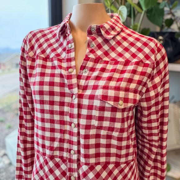 Tasha Polizzi Collection Red and White Gingham Pearl Snap Western Shirt, Medium - Picture 6 of 9